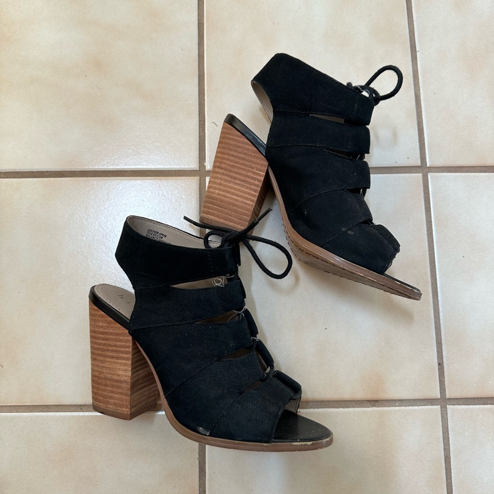 Hinge - Black lace up heel